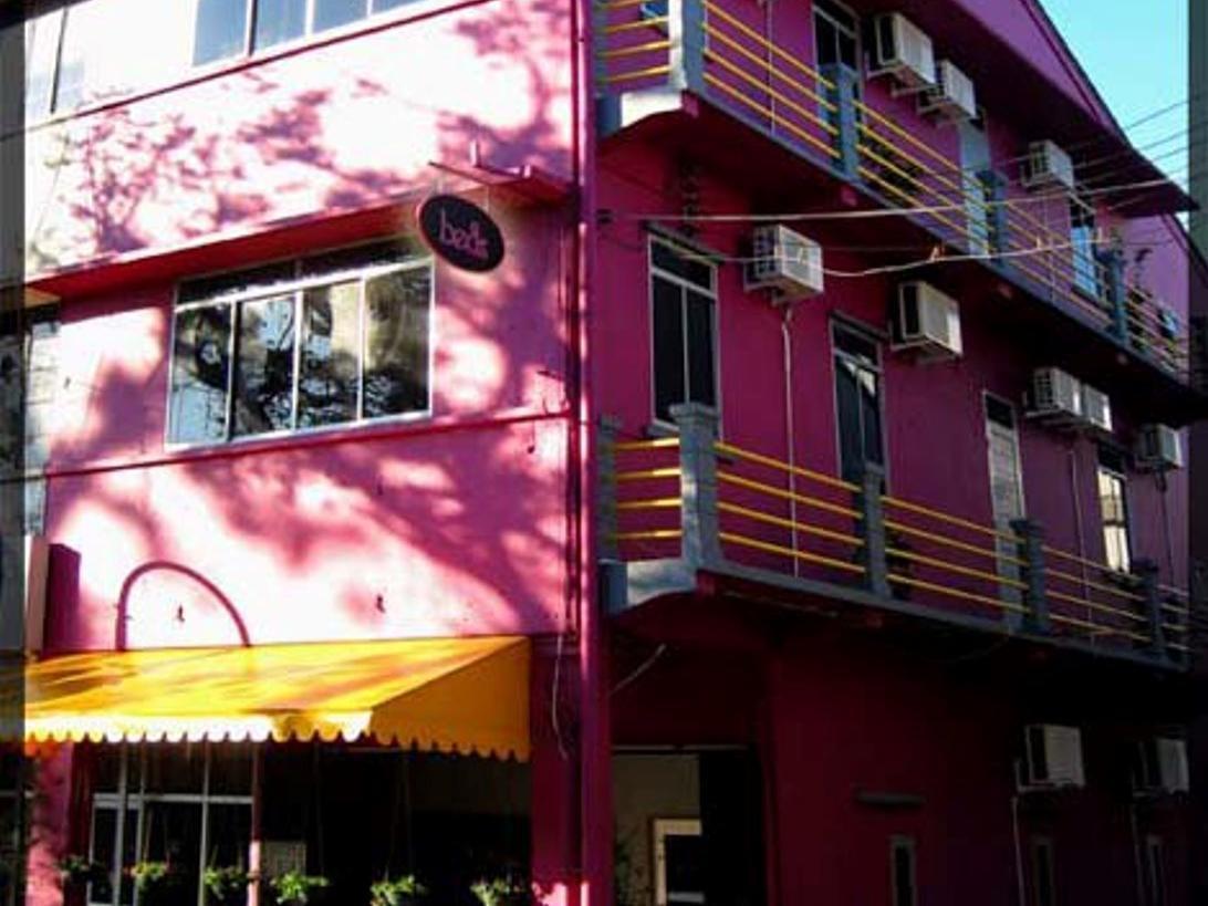Beds Guesthouse Hostel Кучинг Экстерьер фото